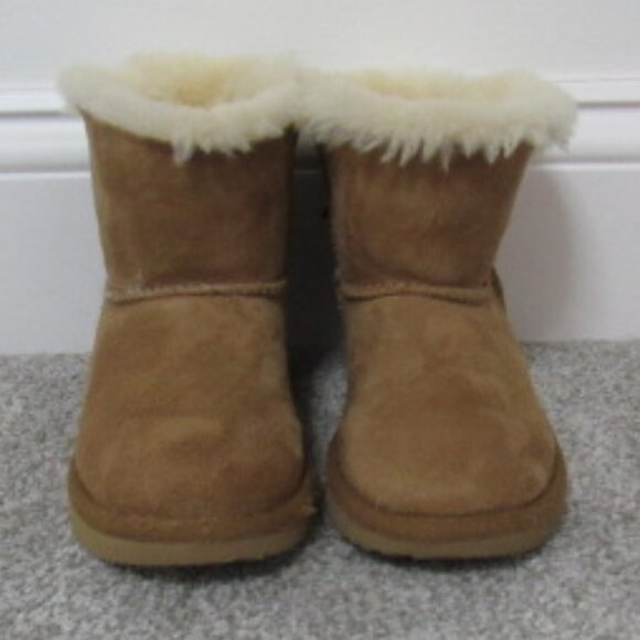 Girl's Ugg Toddler Mini Bailey Bow II Boots 11 - Picture 4 of 6